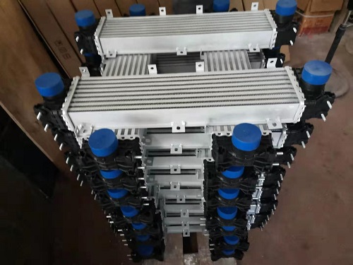 Apa prabédan antarane anodizing lan electroplating ing perawatan lumahing radiator aluminium?